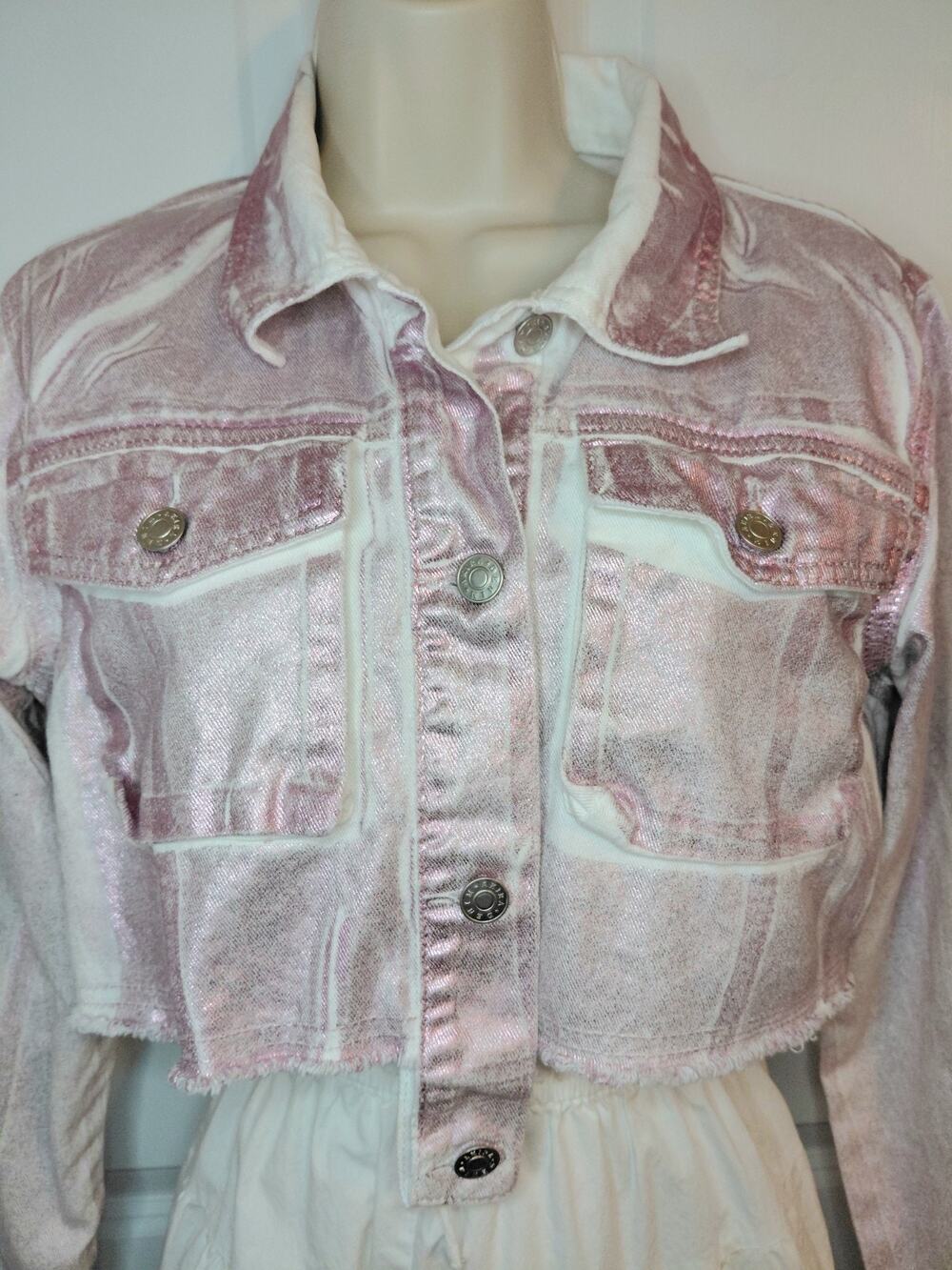 AKIRA Aubrey Brushed Metallic Cropped Denim Jacket Pink Gold Foil Distressed L